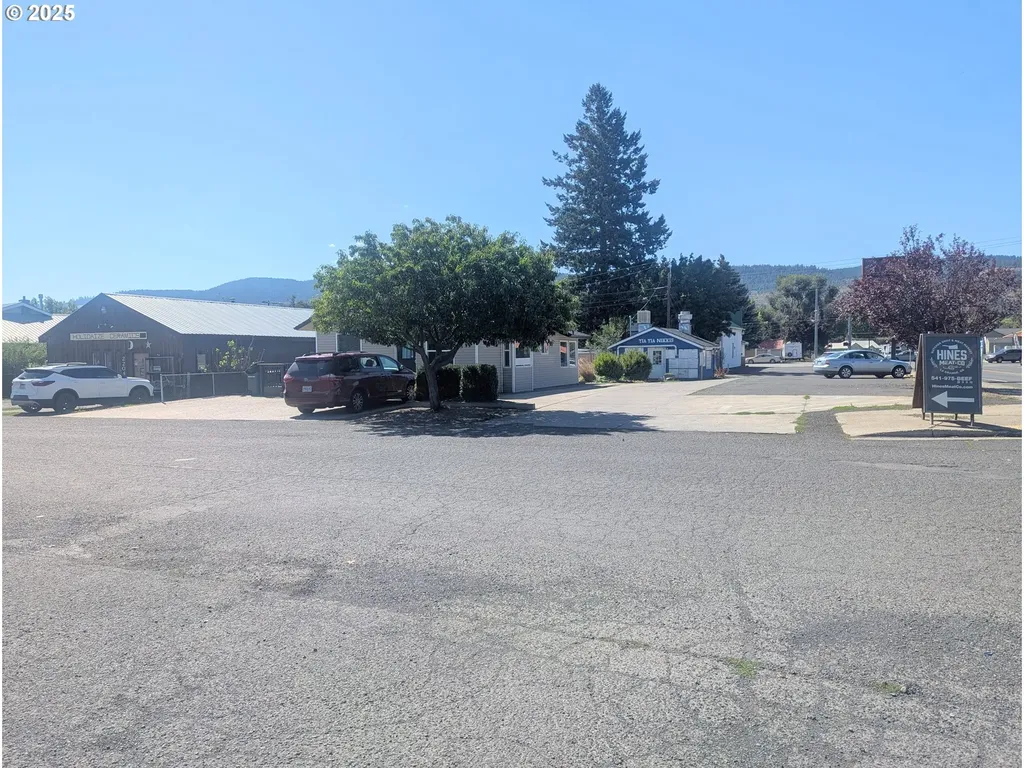 203 Willow Street La Grande OR 97850