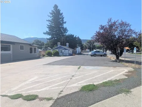 203 Willow Street La Grande OR 97850