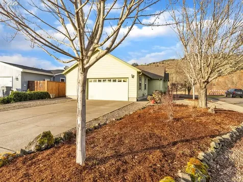 410 NE Faulconer Street Sheridan OR 97378