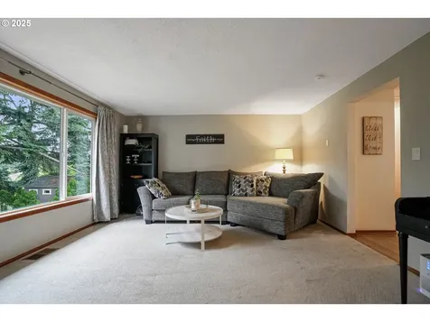 1997 Crozer Street NW Salem OR 97304