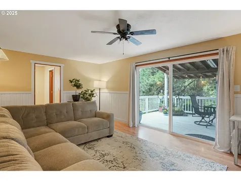 1997 Crozer Street NW Salem OR 97304