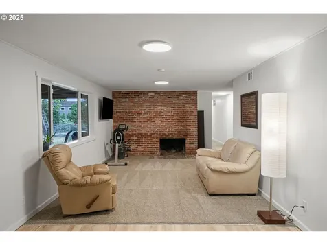 1997 Crozer Street NW Salem OR 97304