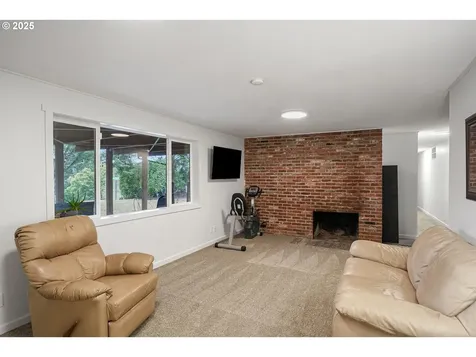 1997 Crozer Street NW Salem OR 97304