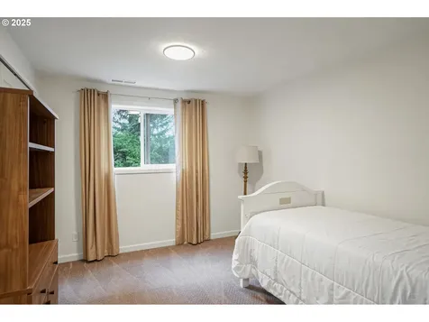 1997 Crozer Street NW Salem OR 97304