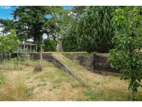 1997 Crozer Street NW Salem OR 97304