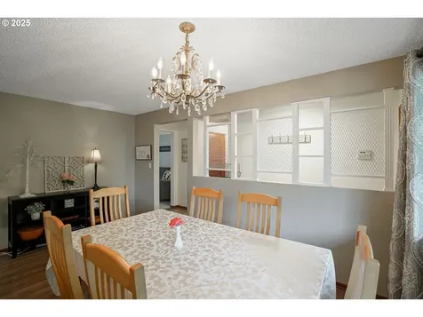 1997 Crozer Street NW Salem OR 97304