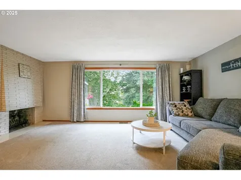1997 Crozer Street NW Salem OR 97304