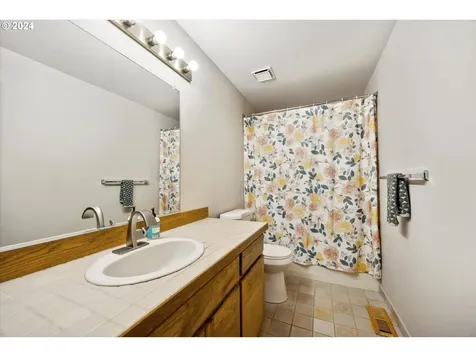 11125 SW 123rd Place Portland OR 97223