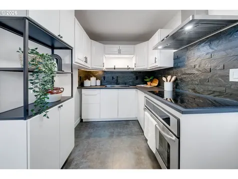 1215 NE 79th Avenue Portland OR 97213