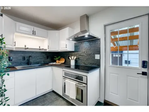 1215 NE 79th Avenue Portland OR 97213