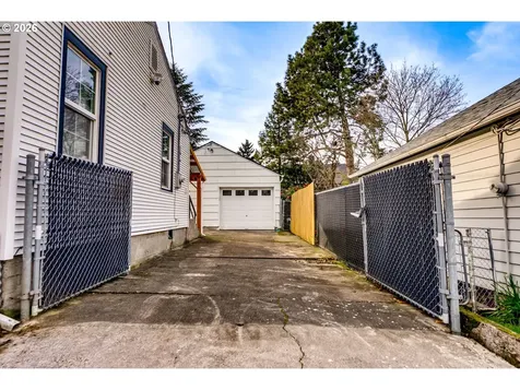 1215 NE 79th Avenue Portland OR 97213