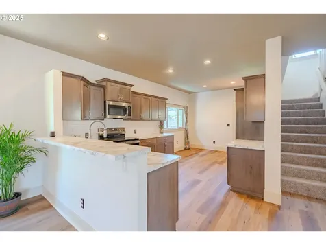 7906 SE Woodstock Boulevard Portland OR 97206
