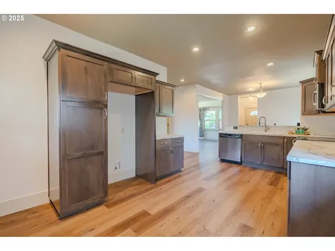 7906 SE Woodstock Boulevard Portland OR 97206