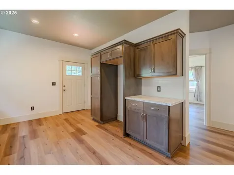 7906 SE Woodstock Boulevard Portland OR 97206