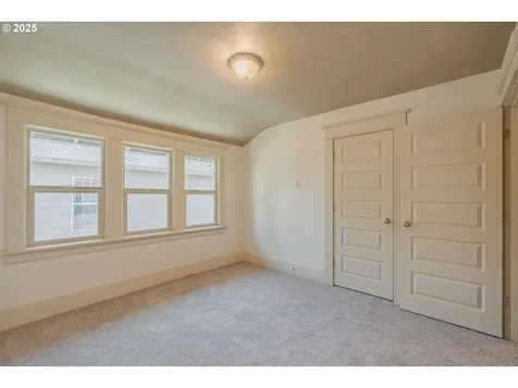 7906 SE Woodstock Boulevard Portland OR 97206