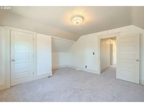 7906 SE Woodstock Boulevard Portland OR 97206