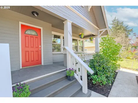 7906 SE Woodstock Boulevard Portland OR 97206