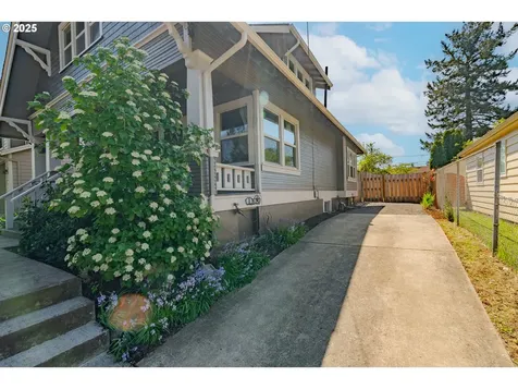7906 SE Woodstock Boulevard Portland OR 97206