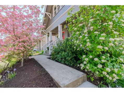 7906 SE Woodstock Boulevard Portland OR 97206