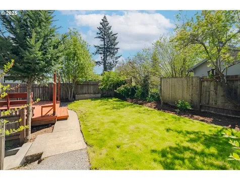 7906 SE Woodstock Boulevard Portland OR 97206