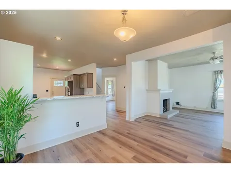 7906 SE Woodstock Boulevard Portland OR 97206