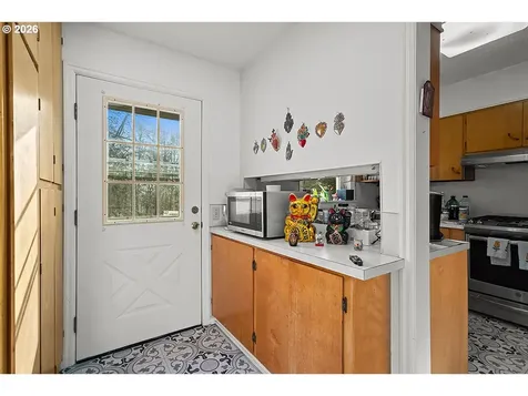9245 NW Skyline Boulevard Portland OR 97231