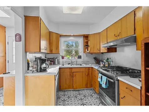 9245 NW Skyline Boulevard Portland OR 97231