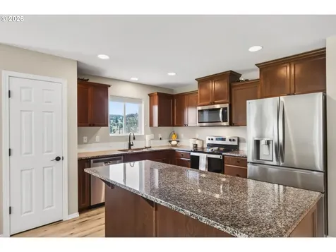 635 NW Pine Street Clatskanie OR 97016