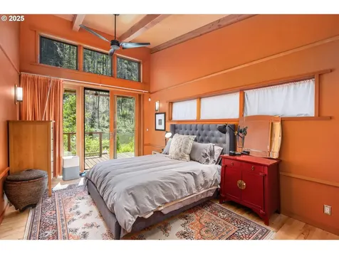49348 Mckenzie Highway Vida OR 97488