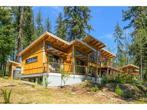 49348 Mckenzie Highway Vida OR 97488