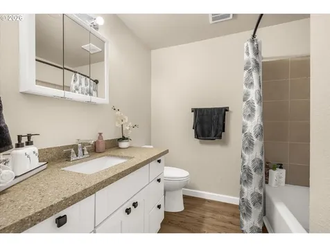 13271 Clairmont Way Oregon City OR 97045