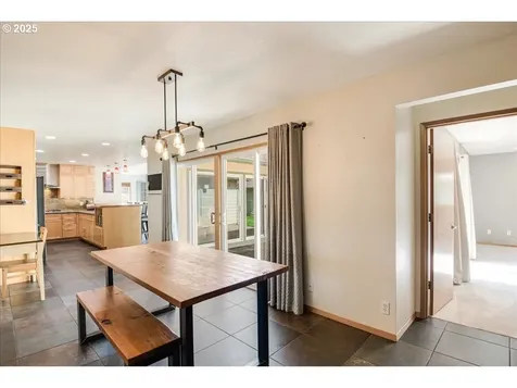 208 N Knoxville Way Vancouver WA 98664
