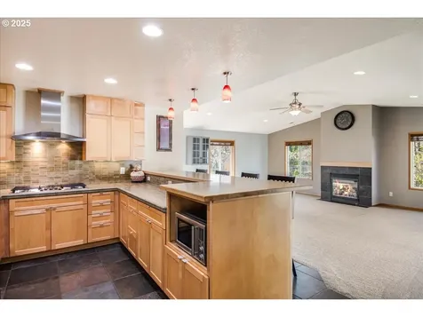 208 N Knoxville Way Vancouver WA 98664