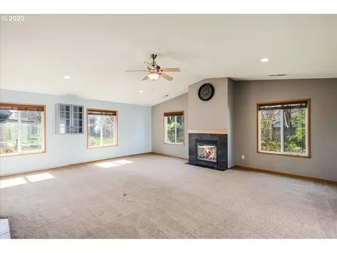 208 N Knoxville Way Vancouver WA 98664