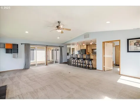 208 N Knoxville Way Vancouver WA 98664
