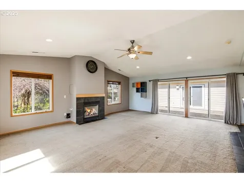 208 N Knoxville Way Vancouver WA 98664