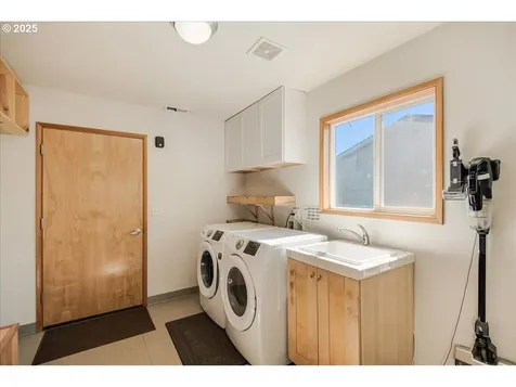 208 N Knoxville Way Vancouver WA 98664