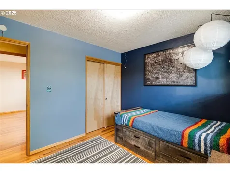 208 N Knoxville Way Vancouver WA 98664