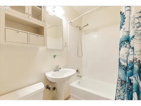 208 N Knoxville Way Vancouver WA 98664