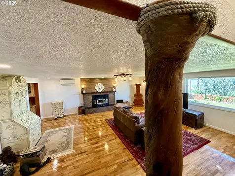407 S Empire Boulevard Coos Bay OR 97420