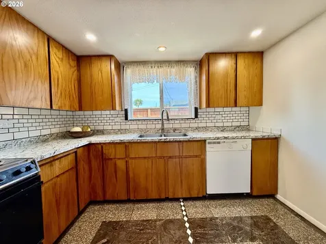 407 S Empire Boulevard Coos Bay OR 97420