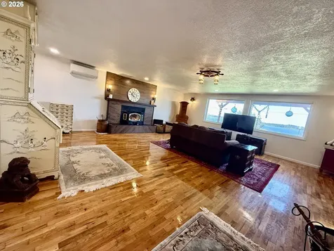 407 S Empire Boulevard Coos Bay OR 97420