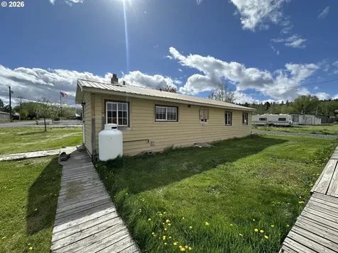 215 B Avenue Seneca OR 97873