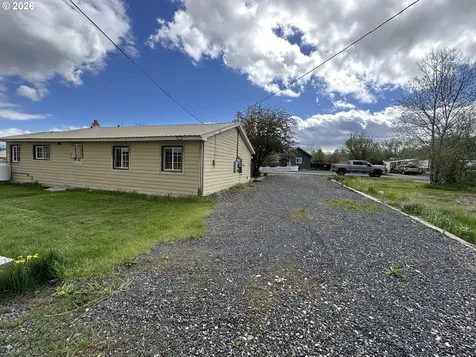 215 B Avenue Seneca OR 97873