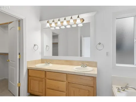 17615 NE 36th Way Vancouver WA 98682