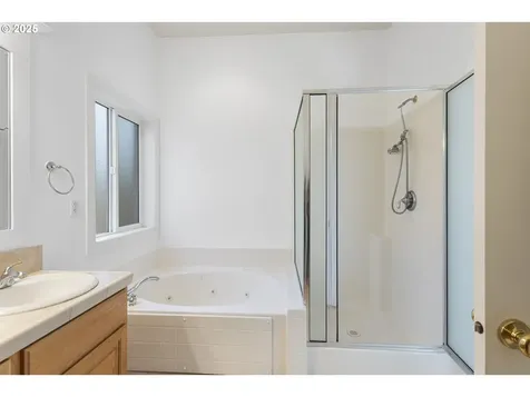 17615 NE 36th Way Vancouver WA 98682