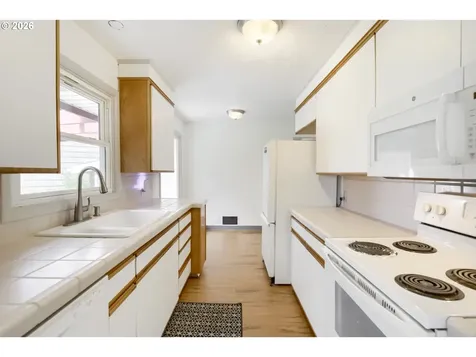 1103 SE 120th Avenue Portland OR 97216