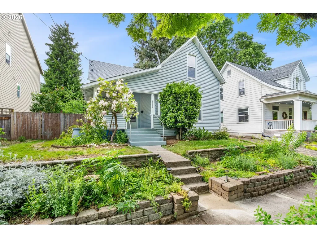 9039 N Richmond Avenue Portland OR 97203