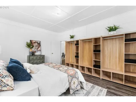 9039 N Richmond Avenue Portland OR 97203