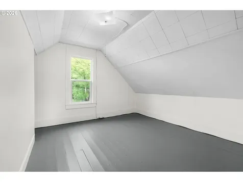 9039 N Richmond Avenue Portland OR 97203